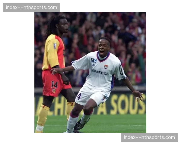 朗斯主场一球小胜尼斯，欧冠资格争夺白热化