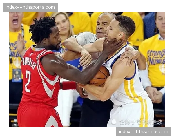 门兴格拉德巴赫后卫板仓滉因膝伤赛季报销